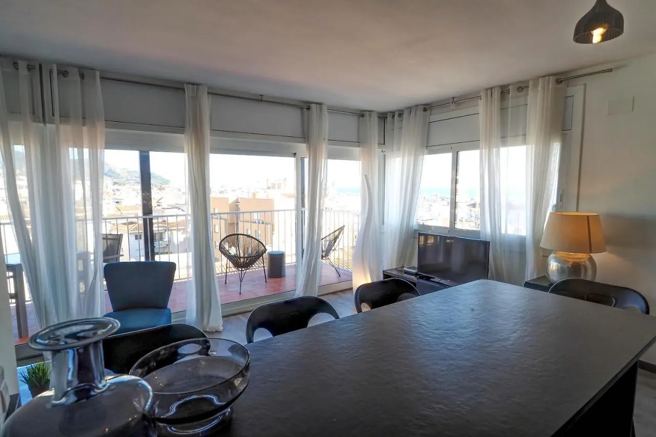 Chic Sea View Apartment By Hello Homes 시체스